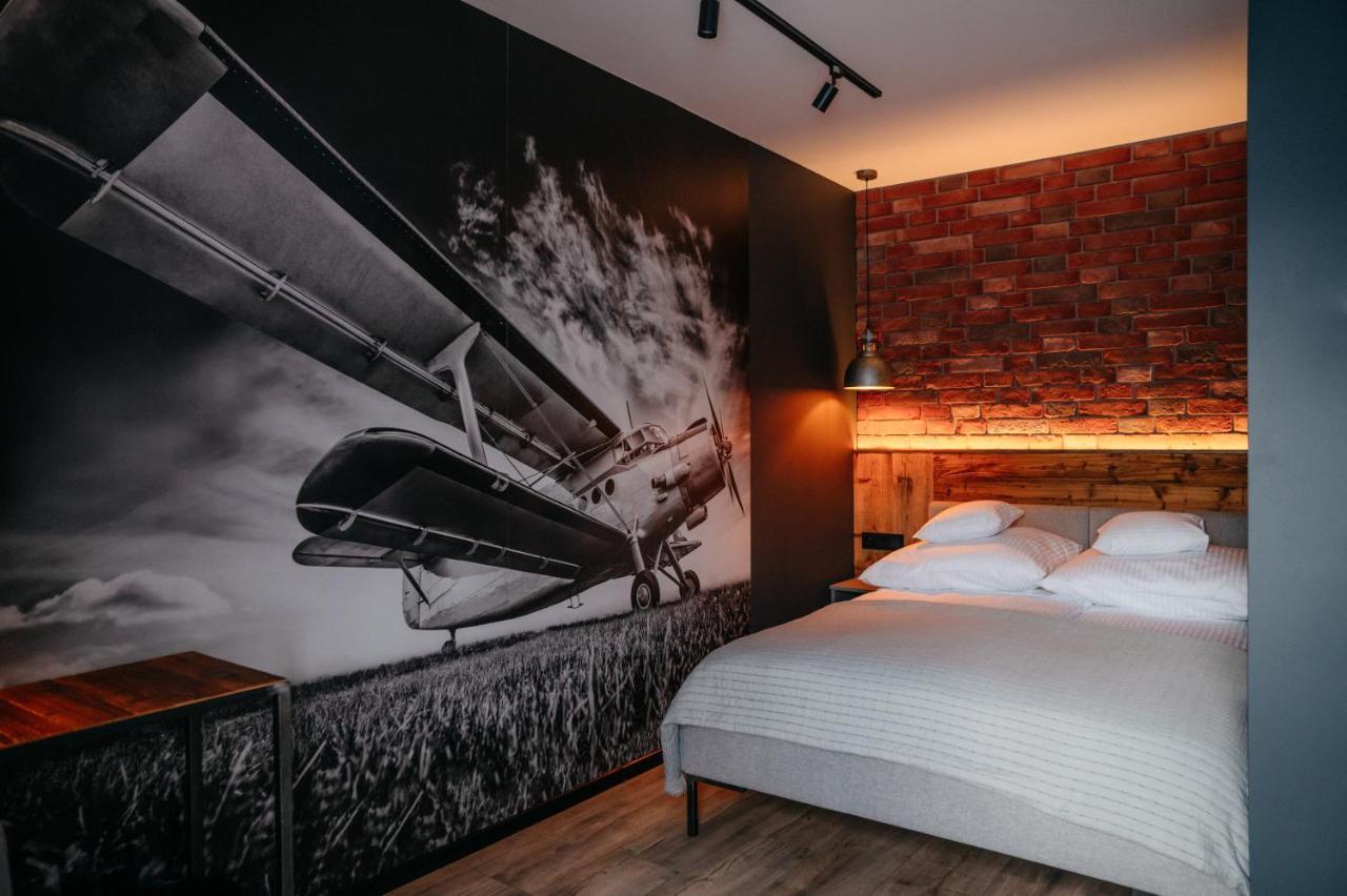 Sleep Well 1999 Hotell Tychy Eksteriør bilde