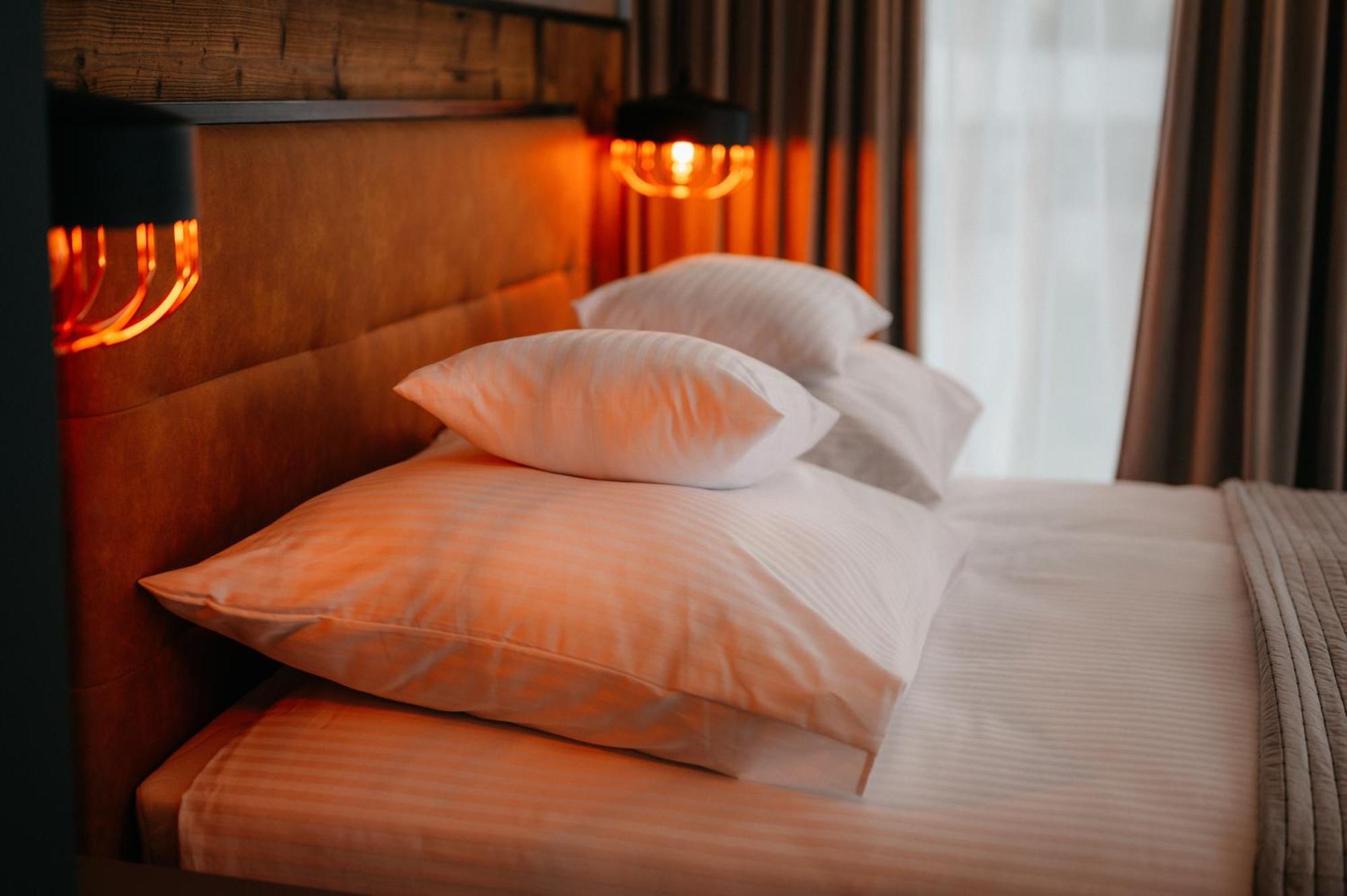Sleep Well 1999 Hotell Tychy Eksteriør bilde